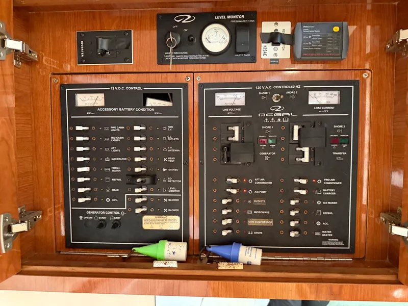 Slide: The Image of Regal 3860 Commodore 2005 - 20