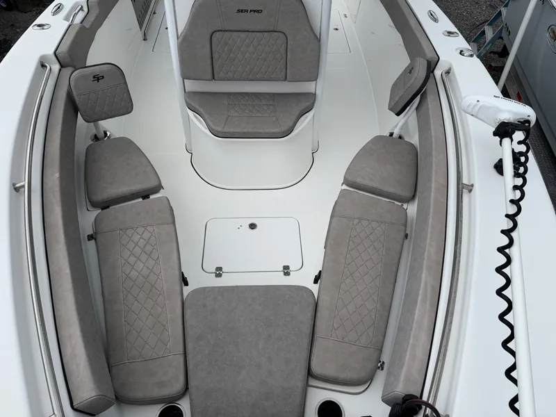 Slide: The Image of Sea Pro 259 Sport 2023 - 12