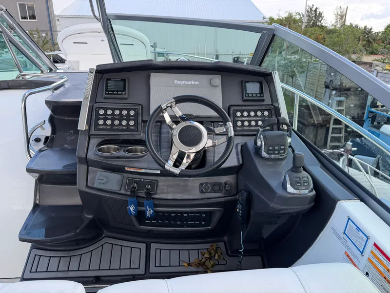 The Image of Monterey 355 SY 2017 - 0