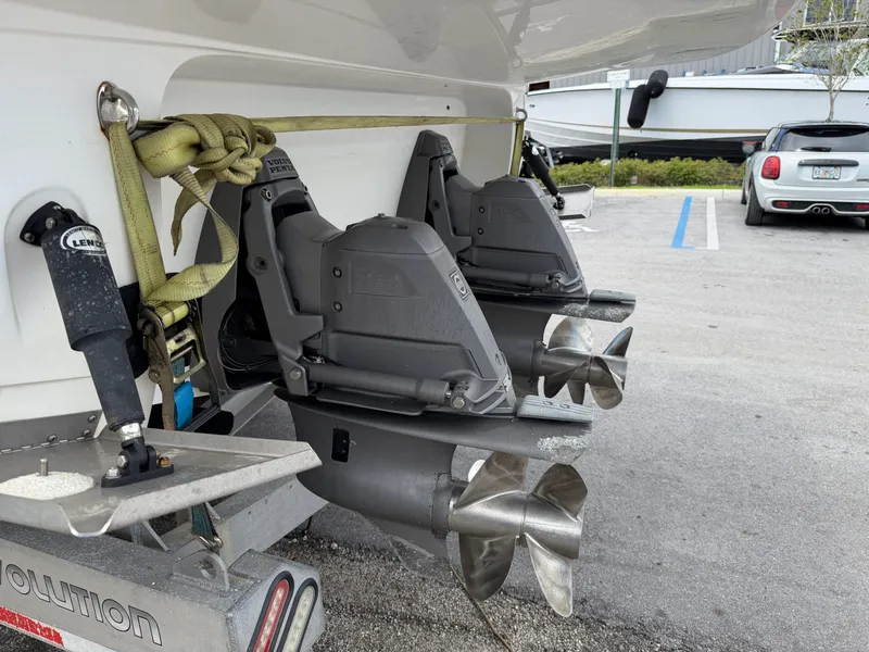 Slide: The Image of Monterey 355 SY 2017 - 10