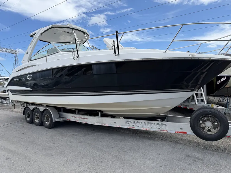 Slide: The Image of Monterey 355 SY 2017 - 13