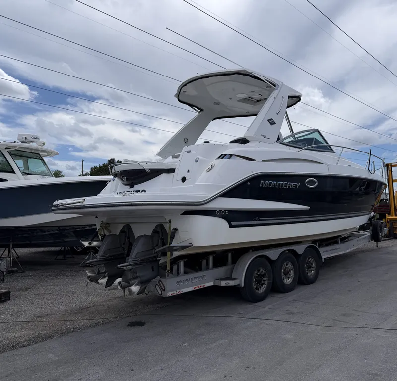 Slide: The Image of Monterey 355 SY 2017 - 14