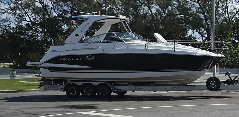 Slide: The Image of Monterey 355 SY 2017 - 15