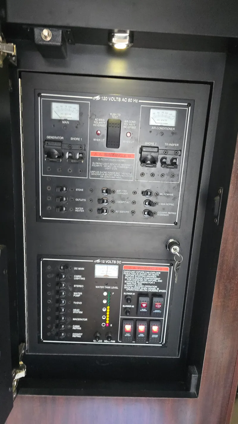 Slide: The Image of Monterey 355 SY 2017 - 16