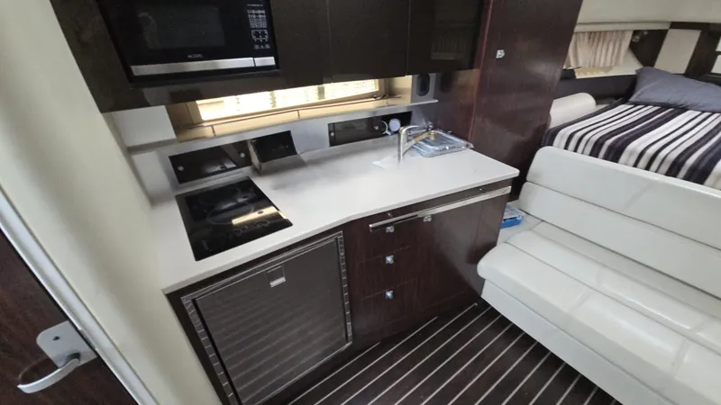 Slide: The Image of Monterey 355 SY 2017 - 17