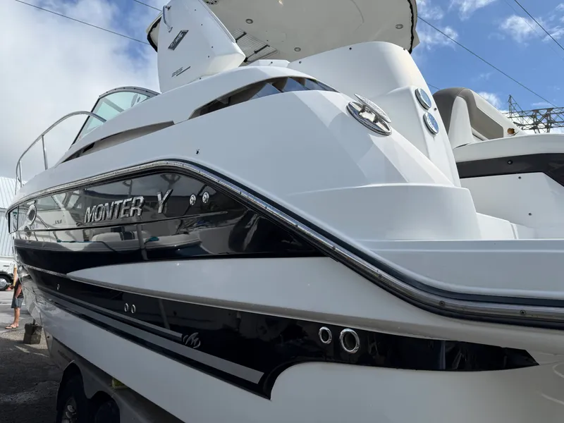 Slide: The Image of Monterey 355 SY 2017 - 3