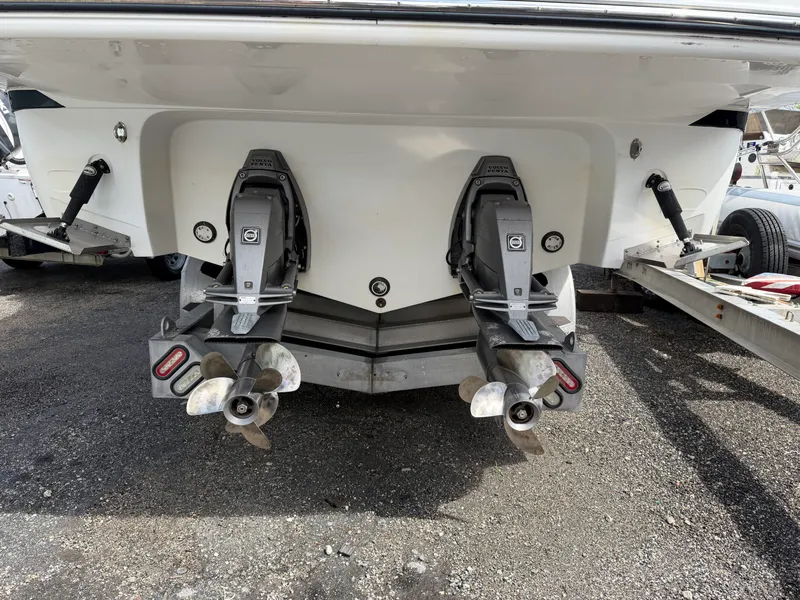 Slide: The Image of Monterey 355 SY 2017 - 5