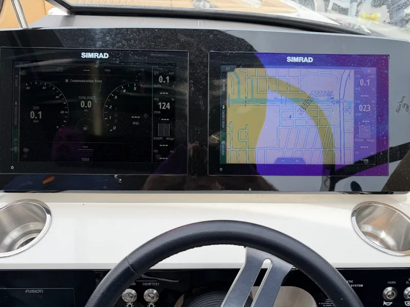 Slide: The Image of Sea Ray SLX 230 2019 - 9