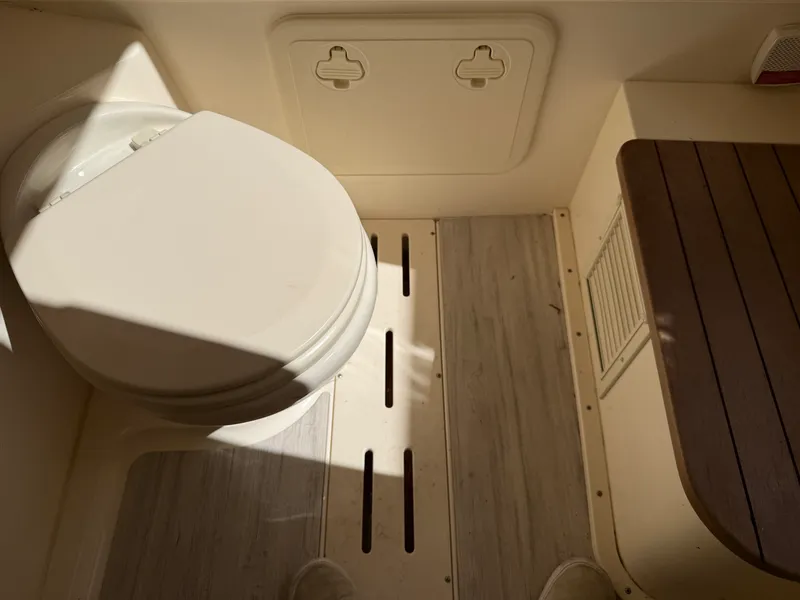 Slide: The Image of Scout 305 LXF 2023 - 10