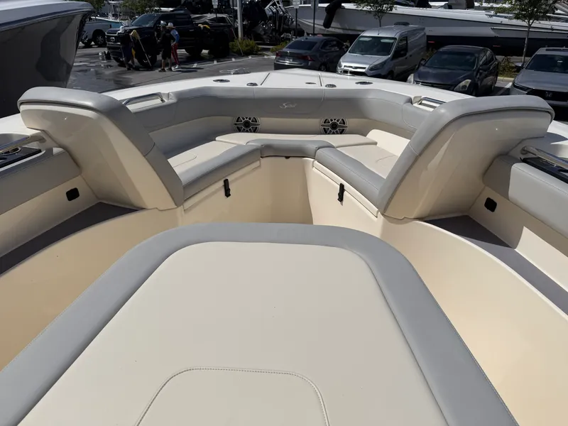 Slide: The Image of Scout 305 LXF 2023 - 15