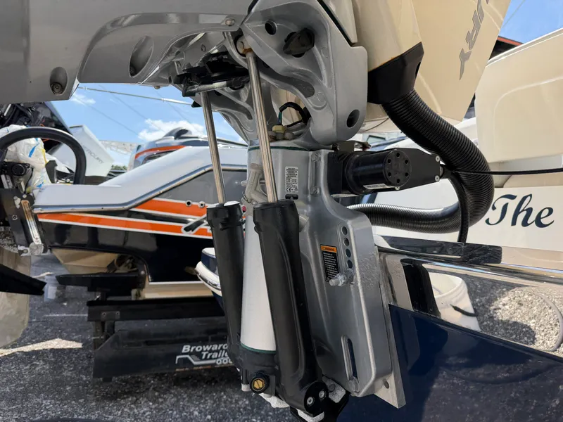 Slide: The Image of Scout 305 LXF 2023 - 19