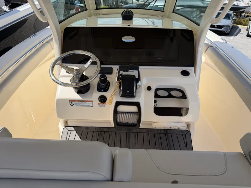 Slide: The Image of Scout 305 LXF 2023 - 2