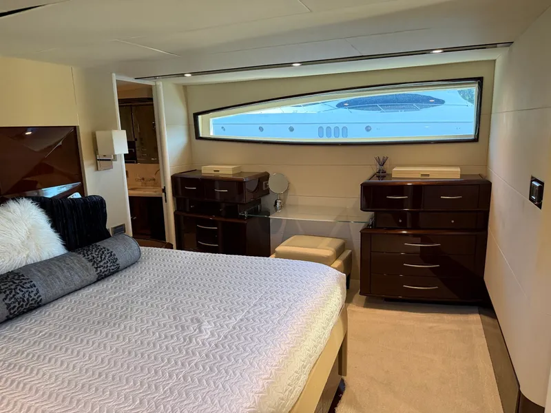 Slide: The Image of Lazzara Yachts 75 LSX 2008 - 44