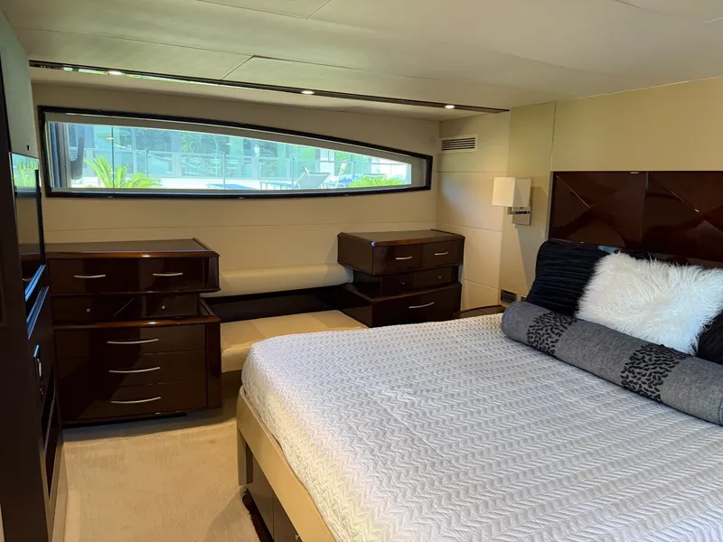 Slide: The Image of Lazzara Yachts 75 LSX 2008 - 45