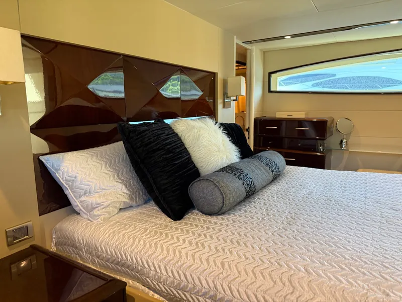 Slide: The Image of Lazzara Yachts 75 LSX 2008 - 52