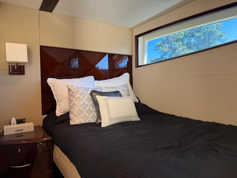 Slide: The Image of Lazzara Yachts 75 LSX 2008 - 56