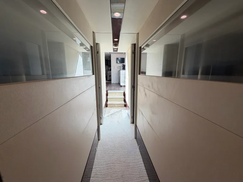 Slide: The Image of Lazzara Yachts 75 LSX 2008 - 61