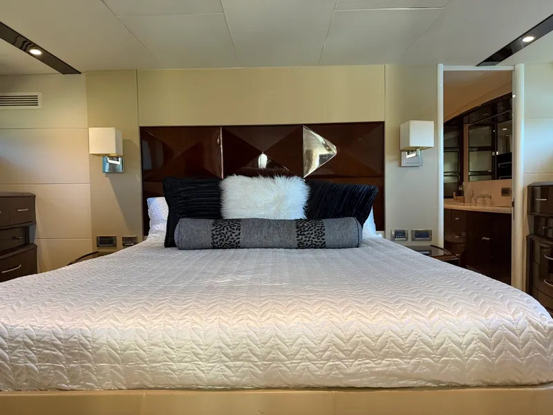 Slide: The Image of Lazzara Yachts 75 LSX 2008 - 2