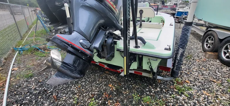 Slide: The Image of Maverick Mirage 18 HPX-V 2019 - 3