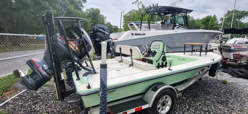 The Image of Maverick Mirage 18 HPX-V 2019 - 0