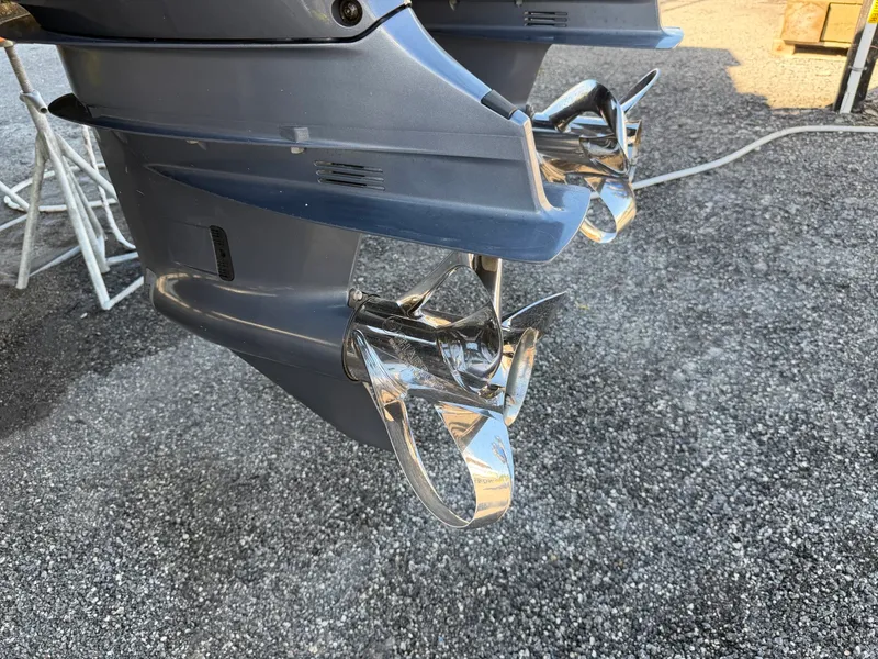 Slide: The Image of Ocean 55 Sport Convertible 1984 - 17