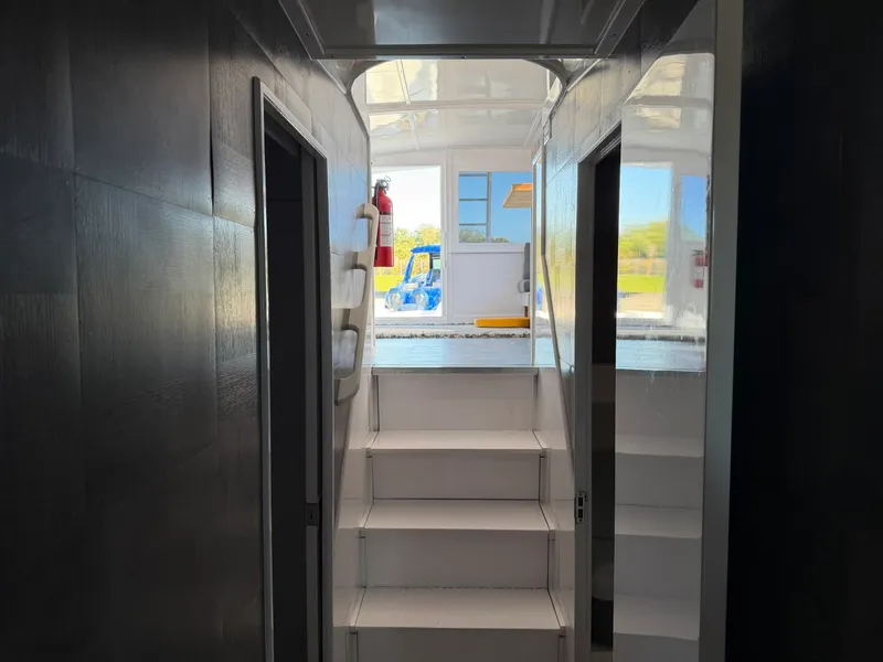 Slide: The Image of Ocean 55 Sport Convertible 1984 - 34