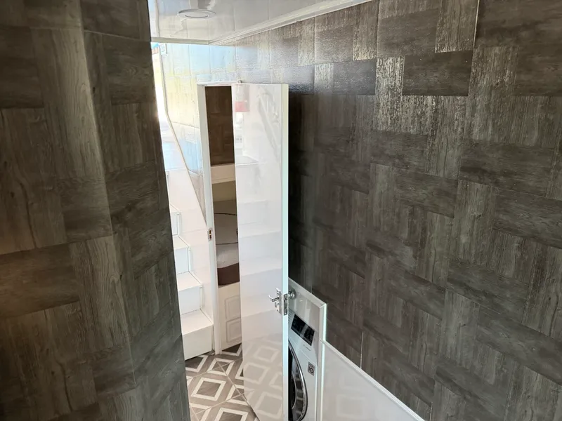 Slide: The Image of Ocean 55 Sport Convertible 1984 - 35