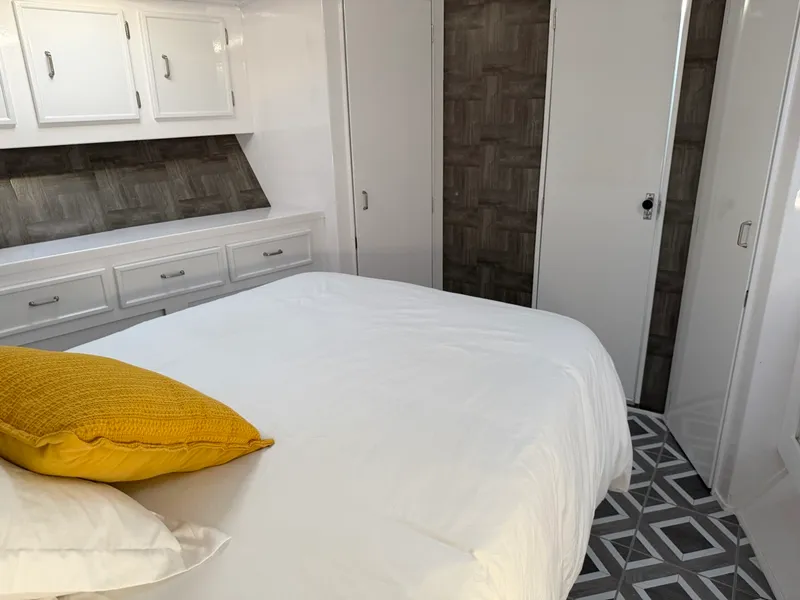 Slide: The Image of Ocean 55 Sport Convertible 1984 - 37