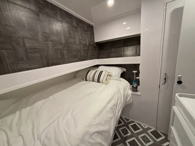 Slide: The Image of Ocean 55 Sport Convertible 1984 - 46