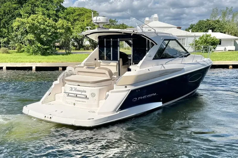 The Image of Regal 42 Sport Coupe 2016 - 0