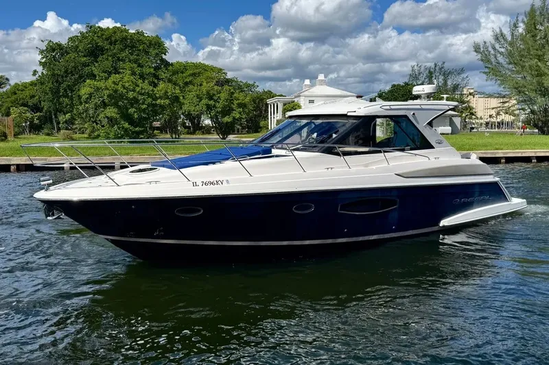 Slide: The Image of Regal 42 Sport Coupe 2016 - 4