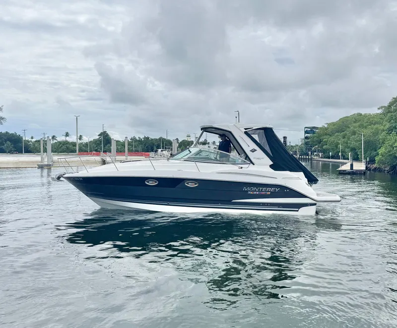 The Image of Monterey 355 SY 2021 - 0