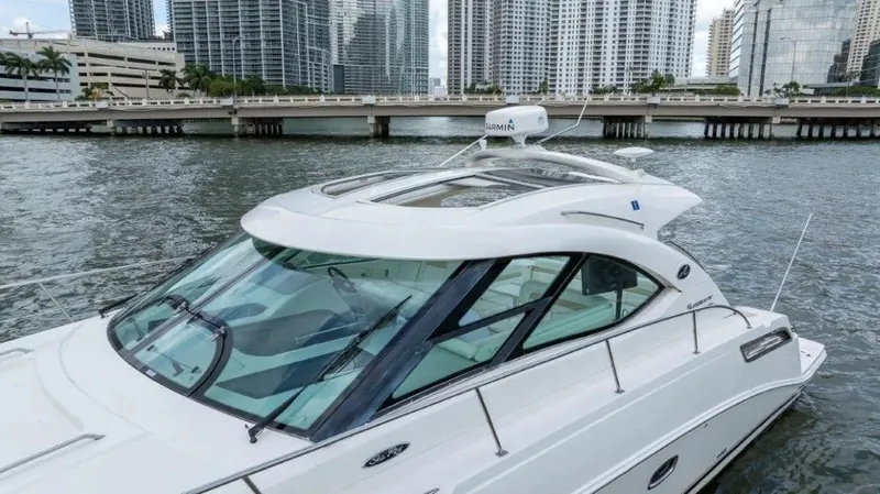 Slide: The Image of Sea Ray 43 Sundancer 2009 - 11