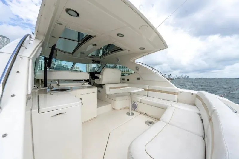 Slide: The Image of Sea Ray 43 Sundancer 2009 - 14