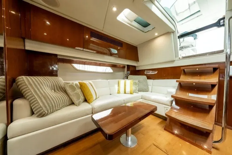 Slide: The Image of Sea Ray 43 Sundancer 2009 - 28