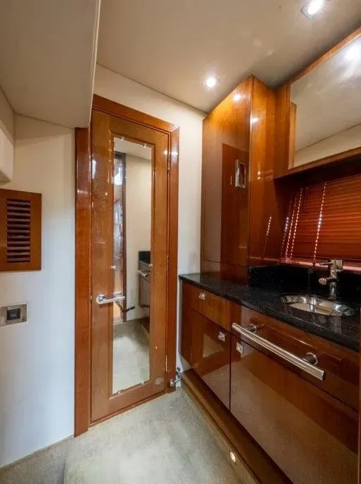 Slide: The Image of Sea Ray 43 Sundancer 2009 - 30