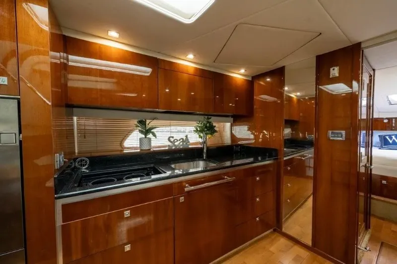 Slide: The Image of Sea Ray 43 Sundancer 2009 - 37