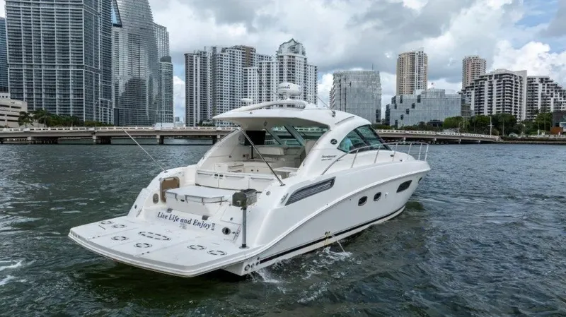 Slide: The Image of Sea Ray 43 Sundancer 2009 - 4