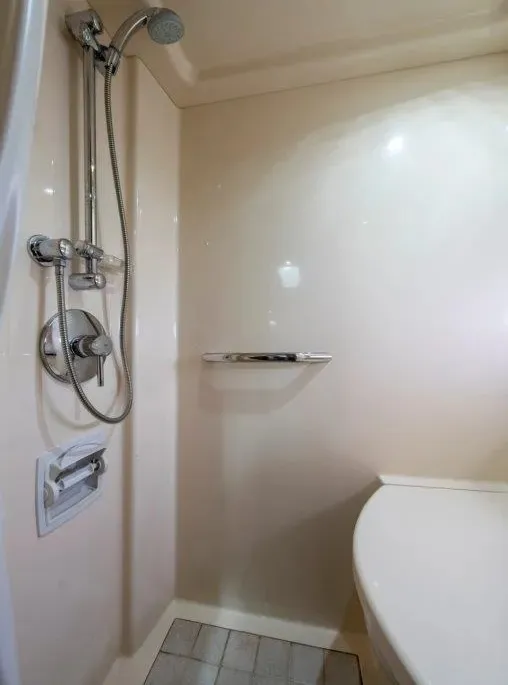 Slide: The Image of Sea Ray 43 Sundancer 2009 - 42