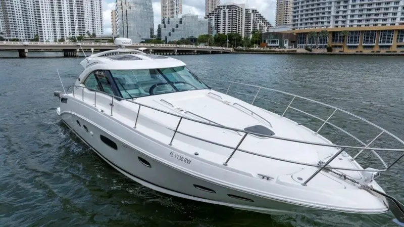 Slide: The Image of Sea Ray 43 Sundancer 2009 - 7