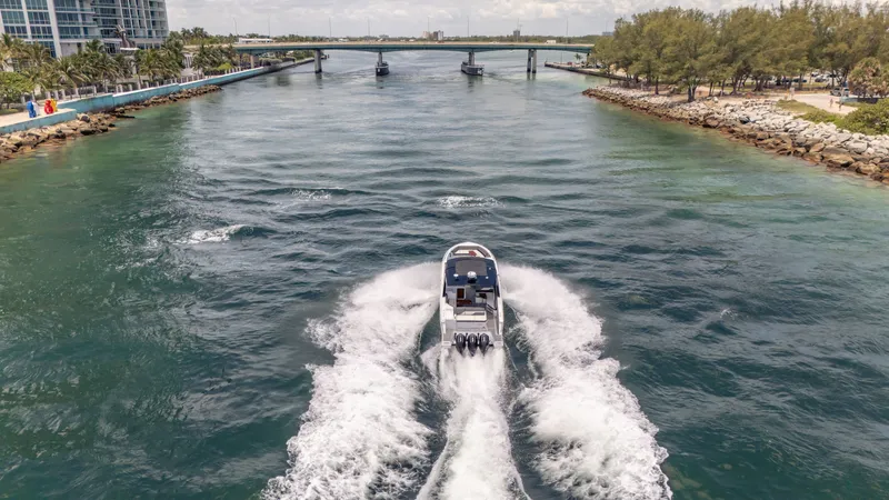 Slide: The Image of Cruisers 38 GLS 2021 - 27