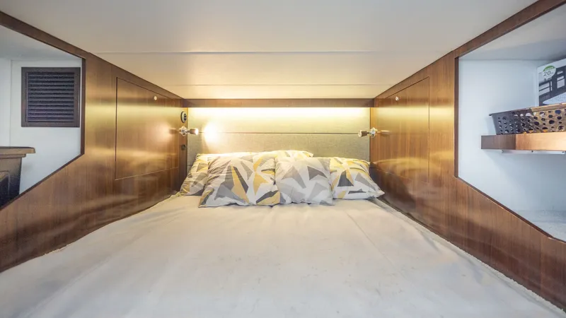 Slide: The Image of Cruisers 38 GLS 2021 - 45