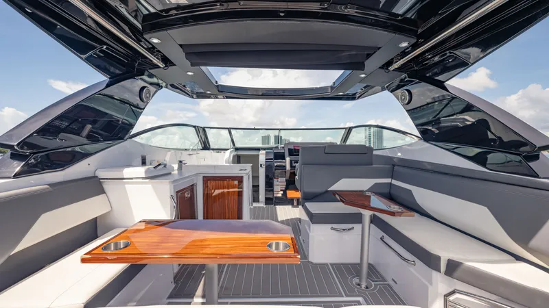 Slide: The Image of Cruisers 38 GLS 2021 - 53