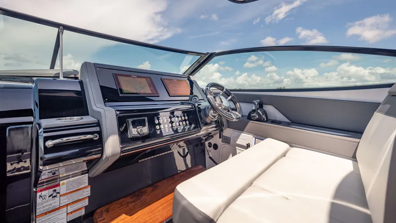 Slide: The Image of Cruisers 38 GLS 2021 - 56