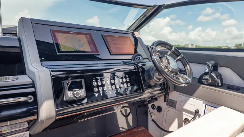 Slide: The Image of Cruisers 38 GLS 2021 - 57