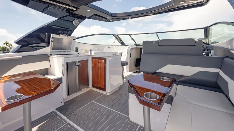 Slide: The Image of Cruisers 38 GLS 2021 - 58