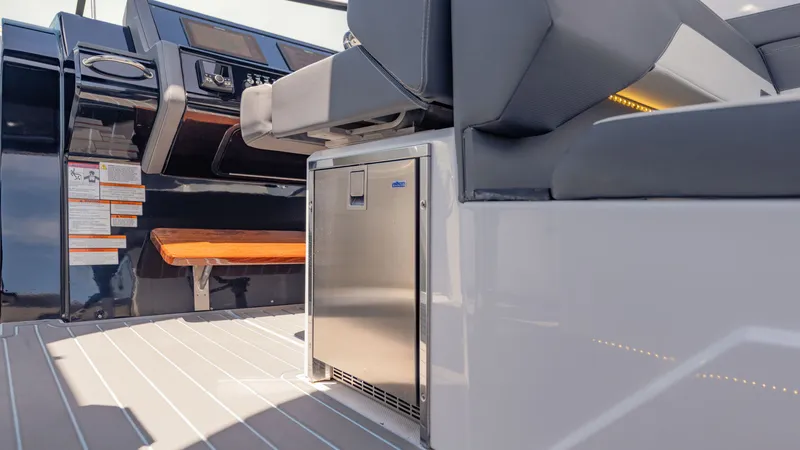 Slide: The Image of Cruisers 38 GLS 2021 - 61