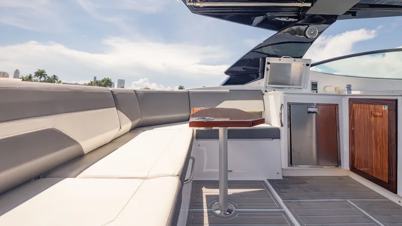 Slide: The Image of Cruisers 38 GLS 2021 - 62