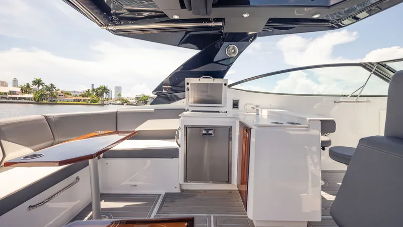 Slide: The Image of Cruisers 38 GLS 2021 - 66