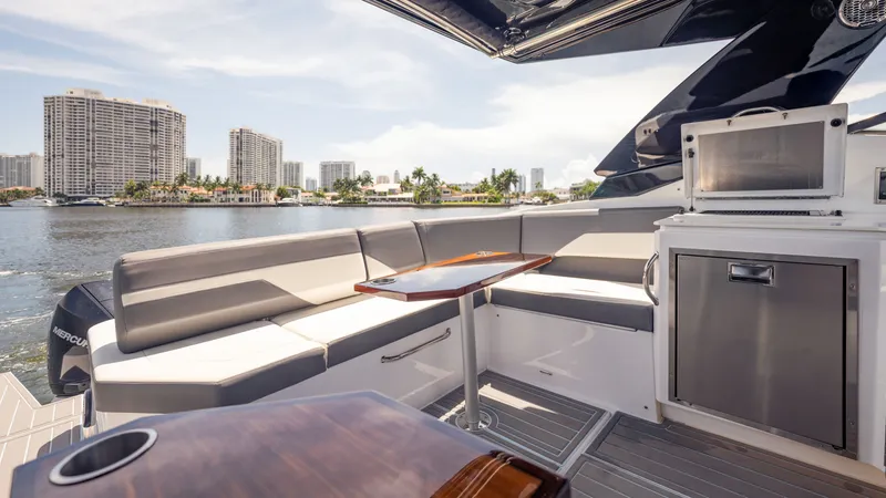 Slide: The Image of Cruisers 38 GLS 2021 - 67